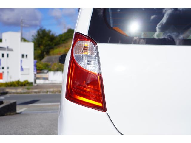 アルト Ｆ　５速ＭＴ／エアコン／パワステ／パワーウィンドウ／純正ＣＤオーディオ／キーレスキー／Ｗエアバッグ／ヘッドライトレベライザー／収納式ドリンクホルダー（39枚目）