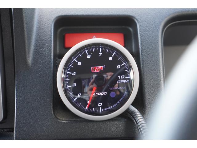 アクティトラック タウン　４ＷＤ／５速ＭＴ／ナビ／タコメーター／ドライブレコーダー／黒革調シートカバー／キーレスキー／荷台マット／荷台ランプ／エアコン／パワステ／パワーウィンドウ／運転席・助手席エアバッグ（12枚目）