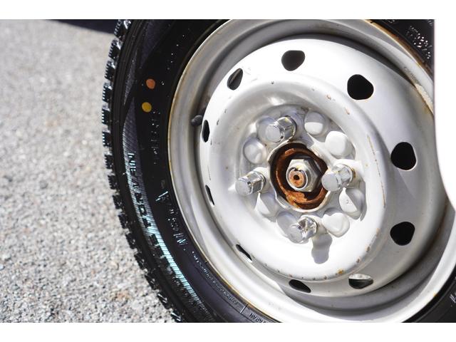 アクティトラック タウン　４ＷＤ／５速ＭＴ／ナビ／タコメーター／ドライブレコーダー／黒革調シートカバー／キーレスキー／荷台マット／荷台ランプ／エアコン／パワステ／パワーウィンドウ／運転席・助手席エアバッグ（19枚目）