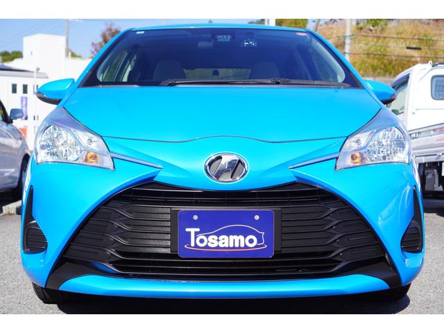 ヴィッツ Ｆ　メモリーナビ／フルセグ／バックカメラ／衝突被害軽減ブレーキ／レーンキープアシスト／スマートキー／プッシュスタート／ＬＥＤライト／ディーラーＯＰローダウンサスペンション／ＥＴＣ／エンジンスターター（2枚目）