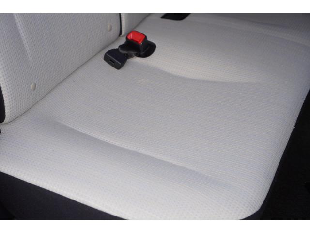 ヴィッツ Ｆ　メモリーナビ／フルセグ／バックカメラ／衝突被害軽減ブレーキ／レーンキープアシスト／スマートキー／プッシュスタート／ＬＥＤライト／ディーラーＯＰローダウンサスペンション／ＥＴＣ／エンジンスターター（16枚目）