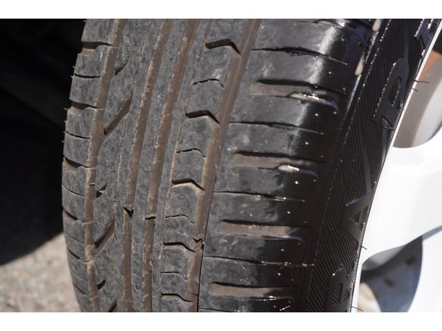 ヴィッツ Ｆ　メモリーナビ／フルセグ／バックカメラ／衝突被害軽減ブレーキ／レーンキープアシスト／スマートキー／プッシュスタート／ＬＥＤライト／ディーラーＯＰローダウンサスペンション／ＥＴＣ／エンジンスターター（20枚目）