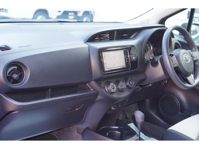 ヴィッツ Ｆ　メモリーナビ／フルセグ／バックカメラ／衝突被害軽減ブレーキ／レーンキープアシスト／スマートキー／プッシュスタート／ＬＥＤライト／ディーラーＯＰローダウンサスペンション／ＥＴＣ／エンジンスターター（21枚目）