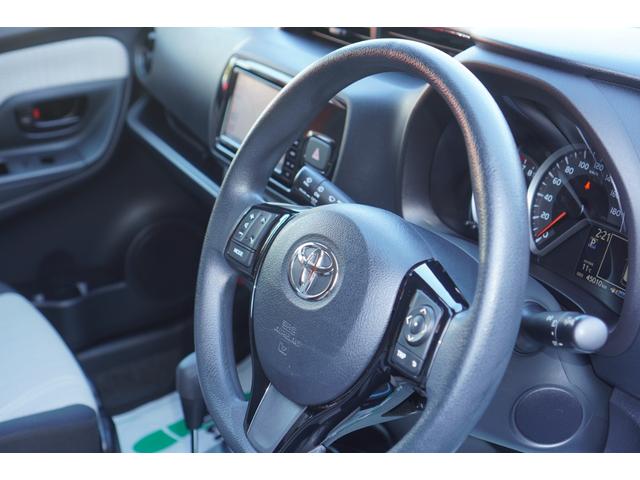 ヴィッツ Ｆ　メモリーナビ／フルセグ／バックカメラ／衝突被害軽減ブレーキ／レーンキープアシスト／スマートキー／プッシュスタート／ＬＥＤライト／ディーラーＯＰローダウンサスペンション／ＥＴＣ／エンジンスターター（23枚目）