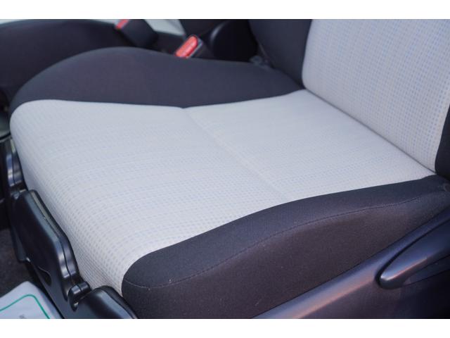 ヴィッツ Ｆ　メモリーナビ／フルセグ／バックカメラ／衝突被害軽減ブレーキ／レーンキープアシスト／スマートキー／プッシュスタート／ＬＥＤライト／ディーラーＯＰローダウンサスペンション／ＥＴＣ／エンジンスターター（25枚目）