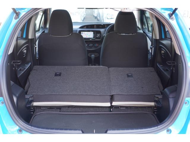 ヴィッツ Ｆ　メモリーナビ／フルセグ／バックカメラ／衝突被害軽減ブレーキ／レーンキープアシスト／スマートキー／プッシュスタート／ＬＥＤライト／ディーラーＯＰローダウンサスペンション／ＥＴＣ／エンジンスターター（28枚目）