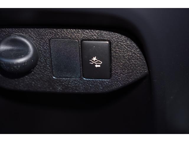 ヴィッツ Ｆ　メモリーナビ／フルセグ／バックカメラ／衝突被害軽減ブレーキ／レーンキープアシスト／スマートキー／プッシュスタート／ＬＥＤライト／ディーラーＯＰローダウンサスペンション／ＥＴＣ／エンジンスターター（33枚目）