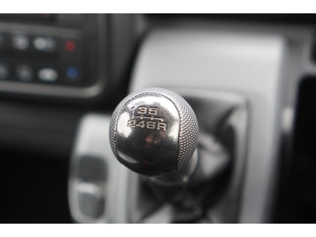 【６速ミッション】が装備されております。スポーツドライビングをご堪能くださいませ♪