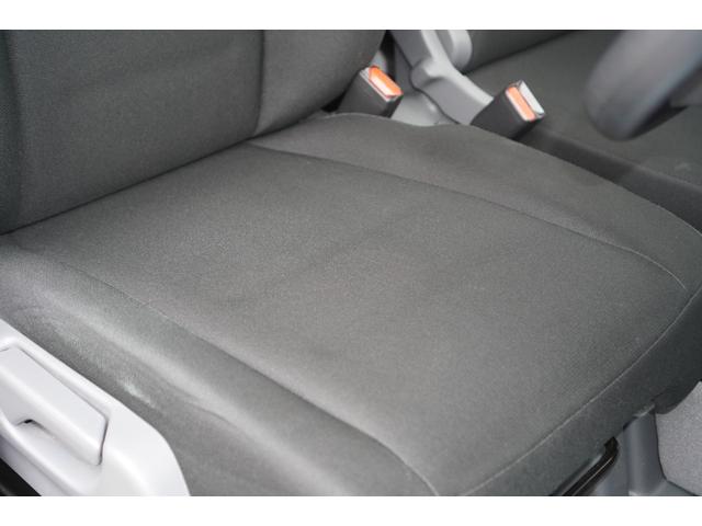 運転席、助手席ともに綺麗です。一度ご覧くださいませ♪