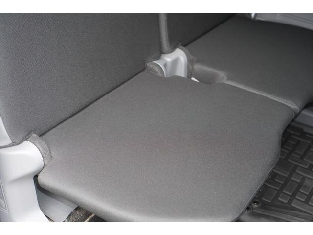 リアシートも綺麗です。大切にご使用されていたのが伝わってきます♪