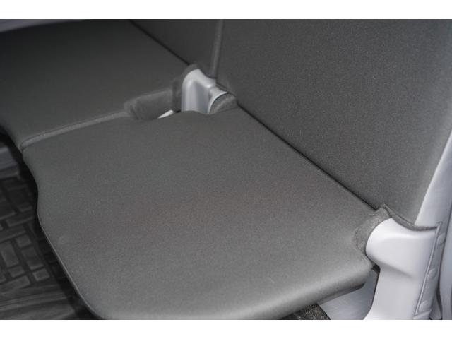 リアシートも綺麗です。大切にご使用されていたのが伝わってきます♪