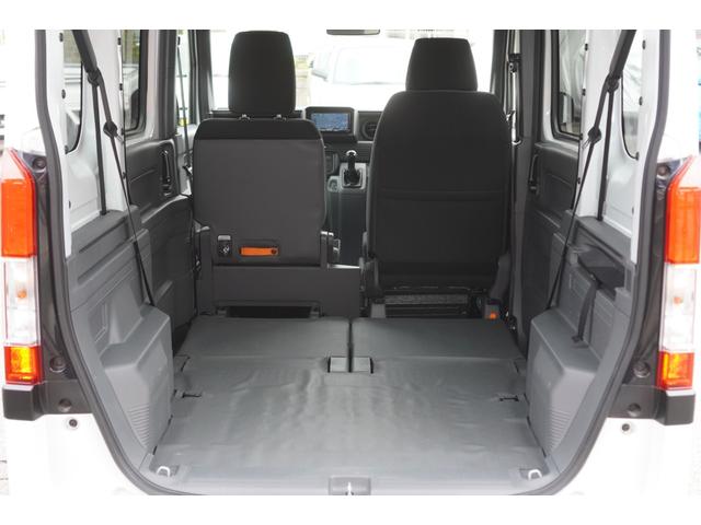 リアシートを収納すると広大な空間が生まれます♪