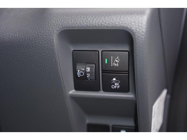 【衝突被害軽減ブレーキ】【レーンキープアシスト】が装備されております。いざという時に大変便利な装備でございます♪