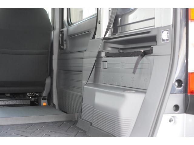N-VAN G 6速MT/無限エアロ(F.R)/メモリーナビ/フルセグ/BLITZ車高調/社外12インチアルミホイール/ドライブレコーダー/ETC/キーレスキー/LEDライト/オーバーヘッドコンソール(31枚目)