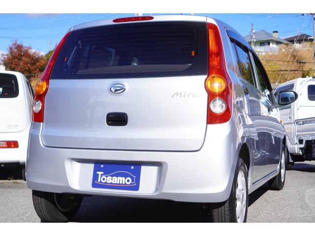 ミラ Ｘスペシャル　５速ＭＴ／車検令和９年１月まで／純正ＣＤオーディオ／収納式ドリンクホルダー／キーレスキー／社外１３インチアルミホイール／エアコン／パワステ／パワーウィンドウ（8枚目）