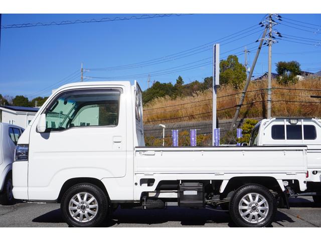 アクティトラック タウン　４ＷＤ／５速ＭＴ／ワンオーナー／エアコン／パワステ／パワーウィンドウ／キーレスキー／純正ＣＤオーディオ／荷台ランプ／ヘッドライトレベライザー／ドアザイザー／フロアマット（5枚目）