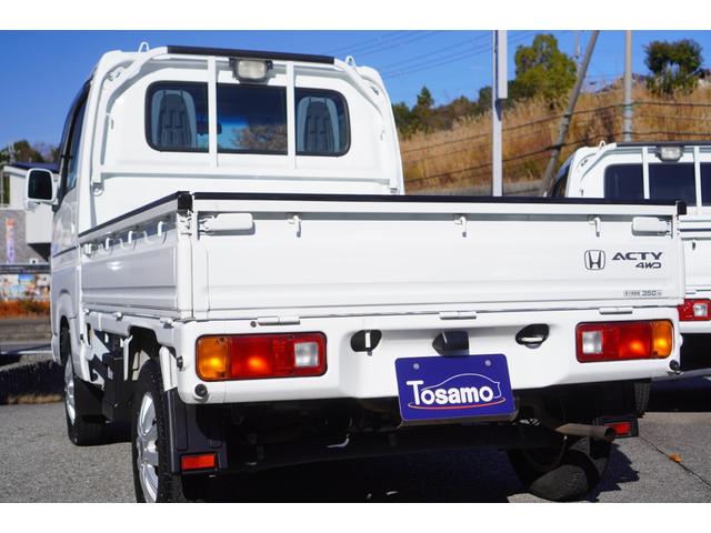 アクティトラック タウン　４ＷＤ／５速ＭＴ／ワンオーナー／エアコン／パワステ／パワーウィンドウ／キーレスキー／純正ＣＤオーディオ／荷台ランプ／ヘッドライトレベライザー／ドアザイザー／フロアマット（9枚目）