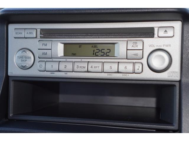 アクティトラック タウン　４ＷＤ／５速ＭＴ／ワンオーナー／エアコン／パワステ／パワーウィンドウ／キーレスキー／純正ＣＤオーディオ／荷台ランプ／ヘッドライトレベライザー／ドアザイザー／フロアマット（11枚目）