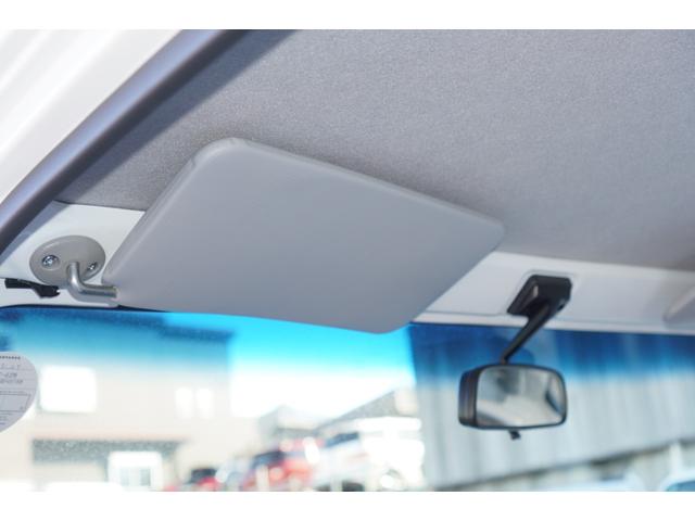 アクティトラック タウン　４ＷＤ／５速ＭＴ／ワンオーナー／エアコン／パワステ／パワーウィンドウ／キーレスキー／純正ＣＤオーディオ／荷台ランプ／ヘッドライトレベライザー／ドアザイザー／フロアマット（30枚目）