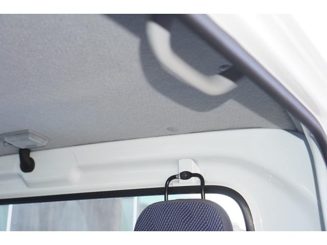 アクティトラック タウン　４ＷＤ／５速ＭＴ／ワンオーナー／エアコン／パワステ／パワーウィンドウ／キーレスキー／純正ＣＤオーディオ／荷台ランプ／ヘッドライトレベライザー／ドアザイザー／フロアマット（32枚目）