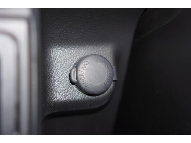 アルト Ｆ　５速ＭＴ／最終型／オートライト／純正ＣＤオーディオ／キーレスキー／ドアバイザー／フロアマット／カラードドアミラーカバー（32枚目）