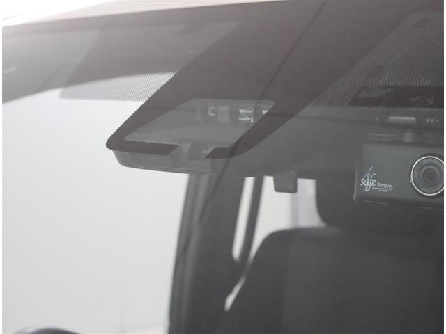 ノア Ｓｉ　フルセグ　メモリーナビ　ＤＶＤ再生　バックカメラ　衝突被害軽減システム　ＥＴＣ　ドラレコ　両側電動スライド　ＬＥＤヘッドランプ　ウオークスルー　乗車定員７人　３列シート　ワンオーナー　フルエアロ（9枚目）