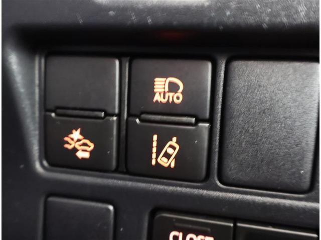 ノア Ｓｉ　フルセグ　メモリーナビ　ＤＶＤ再生　バックカメラ　衝突被害軽減システム　ＥＴＣ　ドラレコ　両側電動スライド　ＬＥＤヘッドランプ　ウオークスルー　乗車定員７人　３列シート　ワンオーナー　フルエアロ（10枚目）