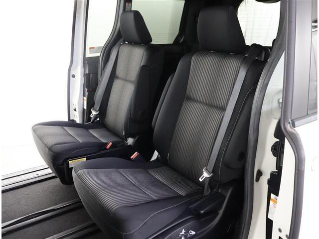 ノア Ｓｉ　フルセグ　メモリーナビ　ＤＶＤ再生　バックカメラ　衝突被害軽減システム　ＥＴＣ　ドラレコ　両側電動スライド　ＬＥＤヘッドランプ　ウオークスルー　乗車定員７人　３列シート　ワンオーナー　フルエアロ（14枚目）