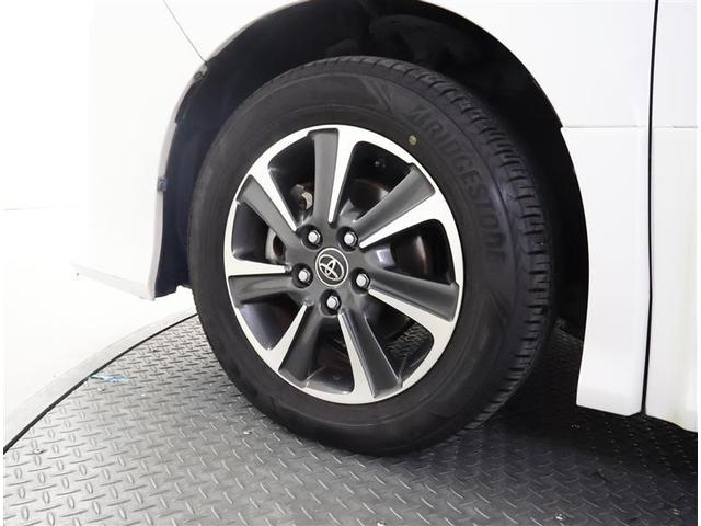 ノア Ｓｉ　フルセグ　メモリーナビ　ＤＶＤ再生　バックカメラ　衝突被害軽減システム　ＥＴＣ　ドラレコ　両側電動スライド　ＬＥＤヘッドランプ　ウオークスルー　乗車定員７人　３列シート　ワンオーナー　フルエアロ（17枚目）