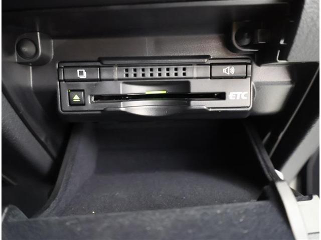 �����J�����ɗ�������ʉ߂ł��鍡������K���i�̂d�s�b�I�C���p�l�ɃX�b�L�����������r���g�C���^�C�v�ł���d�s�b�J�[�h�̓���Y��E�����Y���������A���[���ŋ����Ă����̂ŁA����Y��E�����Y���h���܂���