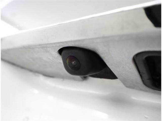 ヴォクシー ハイブリッドＶ　フルセグ　メモリーナビ　ＤＶＤ再生　バックカメラ　衝突被害軽減システム　ＥＴＣ　電動スライドドア　ＬＥＤヘッドランプ　乗車定員７人　３列シート（8枚目）