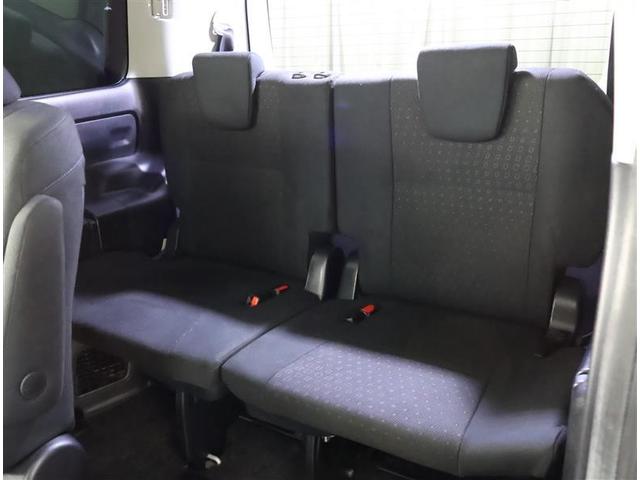 ヴォクシー ハイブリッドＶ　フルセグ　メモリーナビ　ＤＶＤ再生　バックカメラ　衝突被害軽減システム　ＥＴＣ　電動スライドドア　ＬＥＤヘッドランプ　乗車定員７人　３列シート（14枚目）