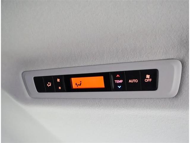 ヴォクシー ハイブリッドＶ　フルセグ　メモリーナビ　ＤＶＤ再生　バックカメラ　衝突被害軽減システム　ＥＴＣ　電動スライドドア　ＬＥＤヘッドランプ　乗車定員７人　３列シート（22枚目）