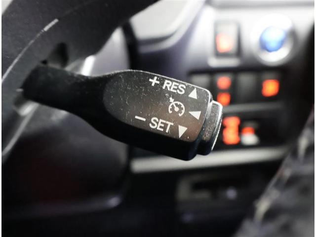 ヴォクシー ハイブリッドＶ　フルセグ　メモリーナビ　ＤＶＤ再生　バックカメラ　衝突被害軽減システム　ＥＴＣ　電動スライドドア　ＬＥＤヘッドランプ　乗車定員７人　３列シート（25枚目）