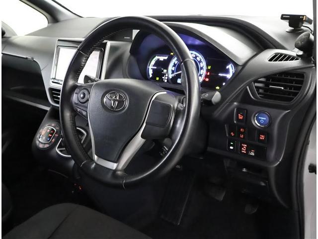 ヴォクシー ハイブリッドＶ　フルセグ　メモリーナビ　ＤＶＤ再生　バックカメラ　衝突被害軽減システム　ＥＴＣ　電動スライドドア　ＬＥＤヘッドランプ　乗車定員７人　３列シート（29枚目）