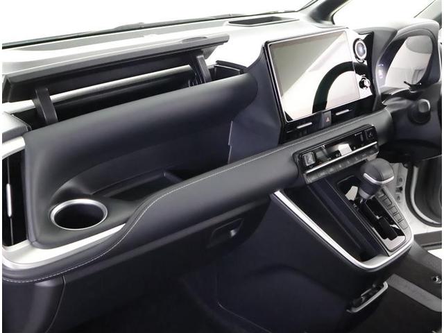 ノア Ｓ－Ｚ　フルセグ　メモリーナビ　ＤＶＤ再生　後席モニター　バックカメラ　衝突被害軽減システム　ＥＴＣ　両側電動スライド　ＬＥＤヘッドランプ　乗車定員７人　３列シート　ワンオーナー（30枚目）