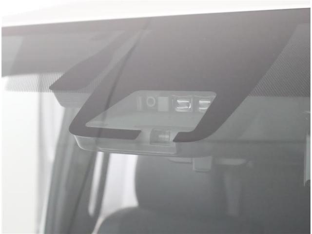 ノア ハイブリッドＳｉ　ダブルバイビーＩＩＩ　フルセグ　メモリーナビ　ＤＶＤ再生　後席モニター　バックカメラ　衝突被害軽減システム　ＥＴＣ　ドラレコ　両側電動スライド　ＬＥＤヘッドランプ　乗車定員７人　３列シート　ワンオーナー　フルエアロ（9枚目）