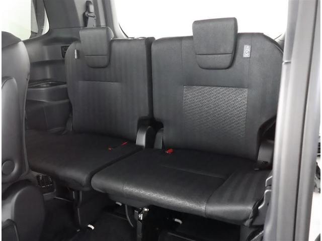 �R��ڃV�[�g���Ђ�т�Ƃ����X�y�[�X���m�ۂ��Ă��܂��B��l���ł̂��o�������΂�����ł��I