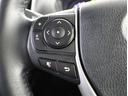 ステアリングスイッチ付き。前方から目を離すことなく操作することが可能です。