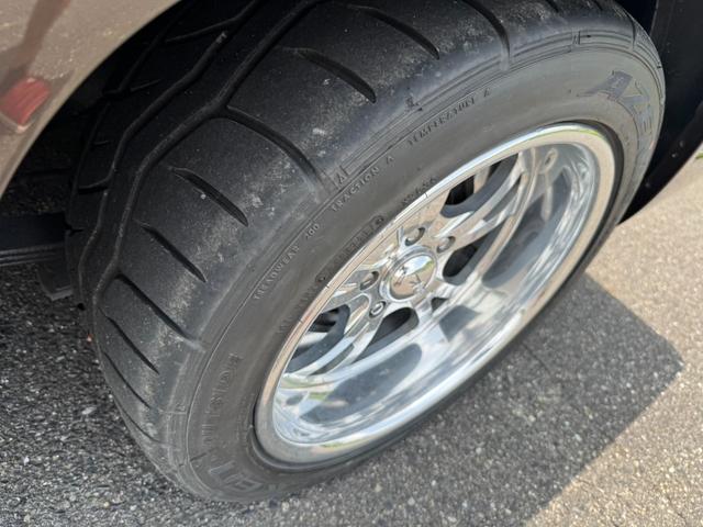 シボレータホ 　新車並行車／シルバラード／ＴＢＩ５．７Ｌ／Ｖ８／４速ＡＴ／１ナンバー６人乗り／ローダウン・Ｃノッチ／１８インチＡＷ／ＡＬＰＩＮＥ１１インチディスプレイオーディオ／ＥＴＣ／ビレットハンドル・コラム／（22枚目）