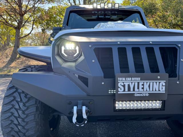 ジープ・ラングラーアンリミテッド スポーツ D車/リフトUP/22インチAW/前後スチールバンパー/スクリーンガード/オーバーフェンダー/スチールサイドステップ/2本出しマフラー/LEDヘッド・テール/社外フード/パナナビ/リクライニングKIT(22枚目)