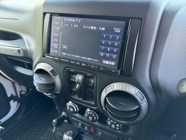 ジープ・ラングラーアンリミテッド スポーツ D車/リフトUP/22インチAW/前後スチールバンパー/スクリーンガード/オーバーフェンダー/スチールサイドステップ/2本出しマフラー/LEDヘッド・テール/社外フード/パナナビ/リクライニングKIT(43枚目)