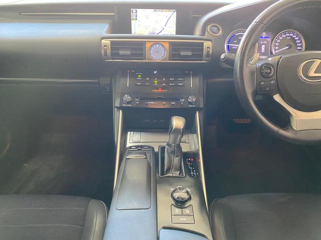300h/クルーズコントロール/コーナーセンサー/シートヒーター/パワーシート/Bluetooth/バックカメラ/オートライト/ETC/純正HDDナビ/フルセグ/フロントフォグランプ(54枚目)