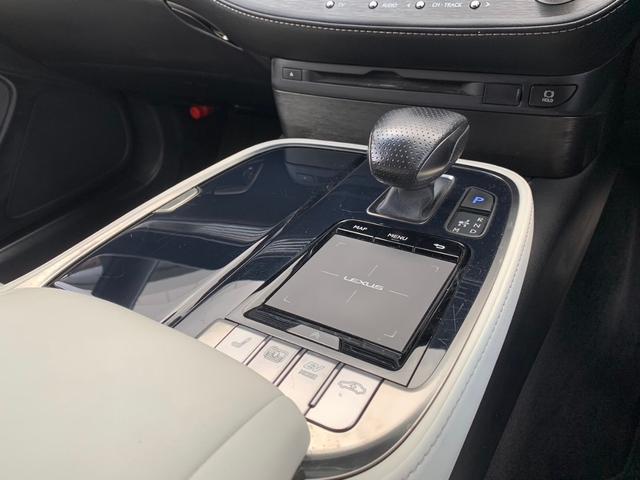 ＬＳ ５００ｈ　Ｆスポーツ　／ＰＣＳ／レーダークルーズ／レーンキープアシスト／ＨＵＤ／コーナーセンサー／アラウンドビューモニタ／シートヒーター／Ｗエアコン／ホワイトレザー／電動リアゲート／ＥＴＣ／バックカメラ／Ｂｌｕｅｔｏｏｔｈ（41枚目）