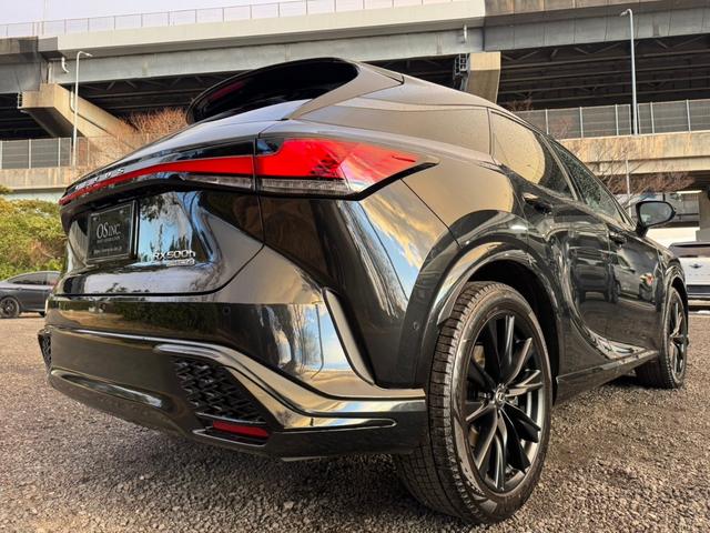 ＲＸ ５００ｈ　Ｆスポーツパフォーマンス　サンルーフ／全周囲カメラ／レーダークルーズコントロール／コーナーセンサー／ＨＵＤ／ハンドルヒーター／シートヒーター・エアコン／デジタルインナーミラー／ＥＴＣ／Ｂｌｕｅｔｏｏｔｈ／電動リアゲート（25枚目）