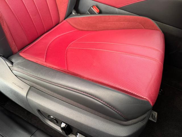 ＲＸ ５００ｈ　Ｆスポーツパフォーマンス　サンルーフ／全周囲カメラ／レーダークルーズコントロール／コーナーセンサー／ＨＵＤ／ハンドルヒーター／シートヒーター・エアコン／デジタルインナーミラー／ＥＴＣ／Ｂｌｕｅｔｏｏｔｈ／電動リアゲート（39枚目）