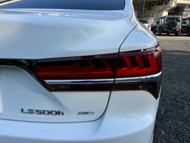 ＬＳ ５００ｈ　Ｆスポーツ　マークレビンソン／サンルーフ／全周囲カメラ／衝突軽減／レーダークルーズコントロール／コーナーセンサー／ＨＵＤ／ＢＳＭ／ハンドルヒーター／シートヒーター・エアコン／パワーシート／シートメモリ／ＥＴＣ（18枚目）