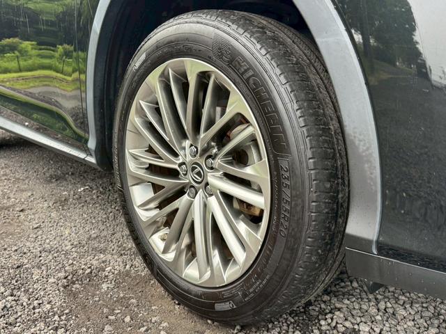 ＲＸ ４５０ｈＬ　７人乗り　後期／マークレビンソン／サンルーフ／全周囲カメラ／衝突軽減／レーダークルーズコントロール／コーナーセンサ／ＨＵＤ／ＢＳＭ／ハンドルヒーター／シートヒーター・エアコン／パワーシート／シートメモリ／ＥＴＣ（14枚目）