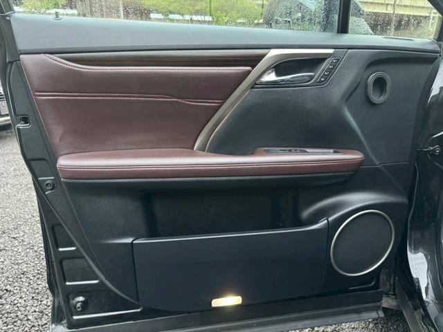 ＲＸ ４５０ｈＬ　７人乗り　後期／マークレビンソン／サンルーフ／全周囲カメラ／衝突軽減／レーダークルーズコントロール／コーナーセンサ／ＨＵＤ／ＢＳＭ／ハンドルヒーター／シートヒーター・エアコン／パワーシート／シートメモリ／ＥＴＣ（73枚目）
