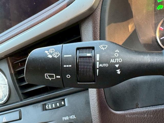 ＲＸ ４５０ｈＬ　７人乗り　後期／サンルーフ／衝突軽減／全周囲カメラ／レーダークルーズ／コーナーセンサー／ＨＵＤ／ＢＳＭ／ハンドルヒーター／シートヒーター・エアコン／置くだけ充電／パワーシート／ＥＴＣ／Ｂｌｕｅｔｏｏｔｈ（44枚目）